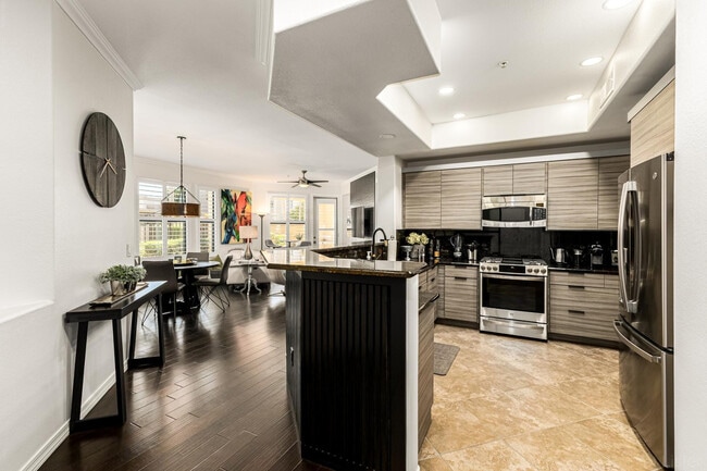 Building Photo - 7601 E Indian Bend Rd Unit Apt 1039