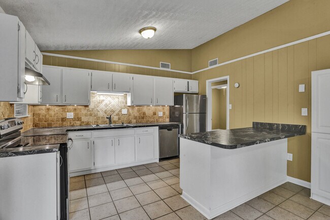 Photo - Beautiful Home in Clinton