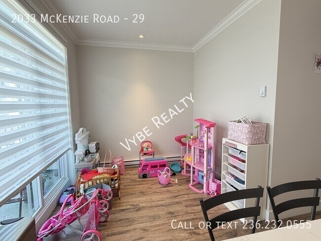 Photo - Beautiful Townhouse - Prime Location
