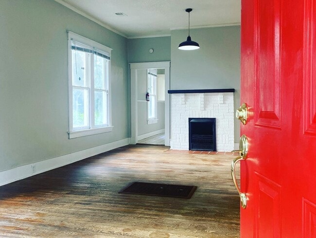 Photo - 1936 E McLemore Ave