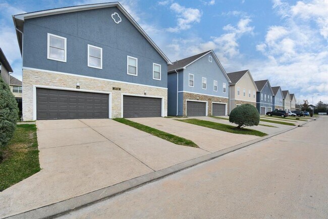 Photo - 15310 Addicks Stone Dr Condo