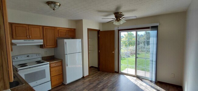 Photo - 2585-2587 Four Seasons Dr Unit 2585
