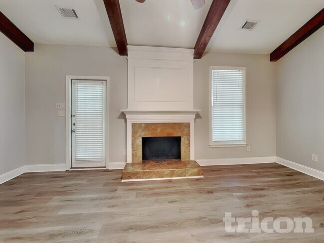Photo - 1017 Chatsworth Ln