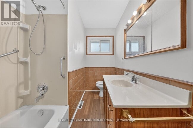 Photo - 146 Oriole St