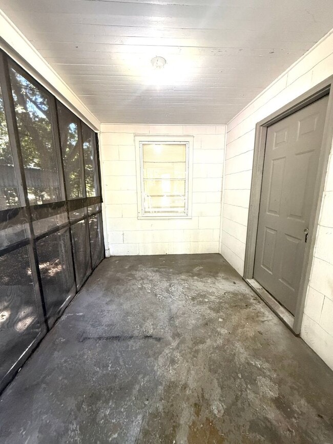 Photo - ** 2 Bed 1 Bath located in Highland Garden...