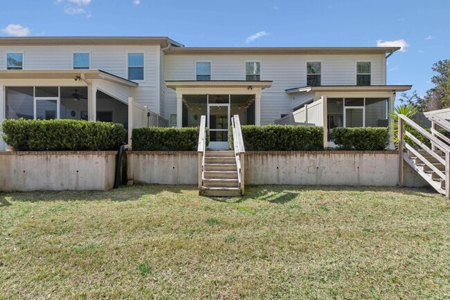Photo - 807 Mariners Cir