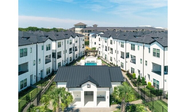 Photo - 2802 Grand Fountains Dr