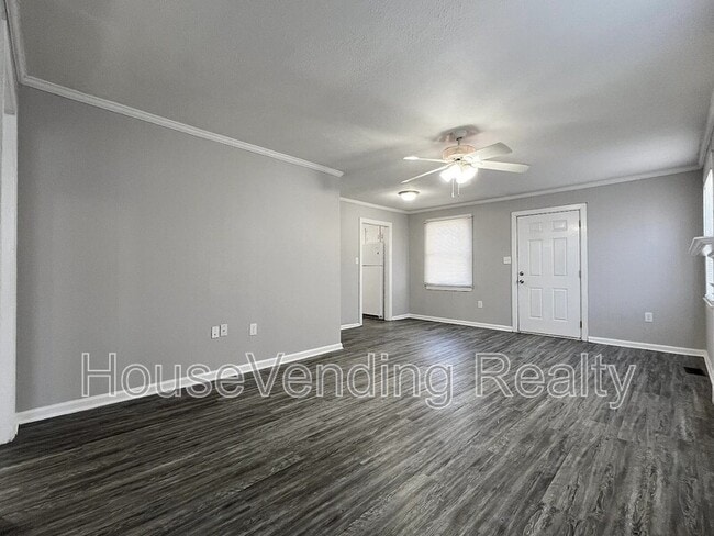 Photo - 1755 Dalton St