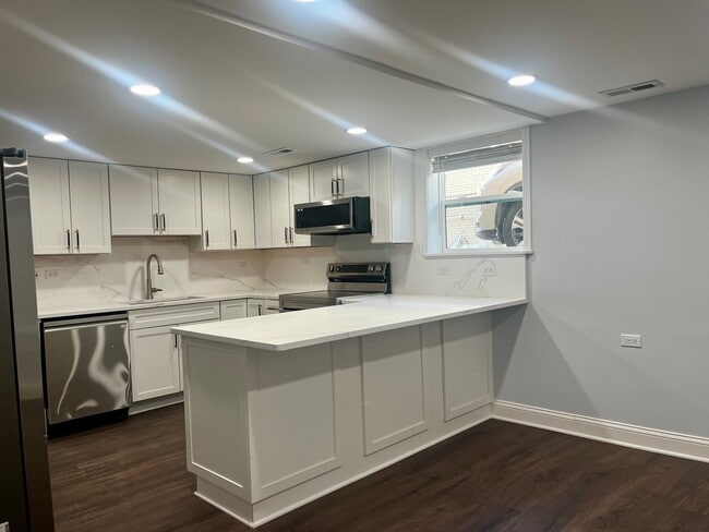 Photo - 6522 Spaulding Ave