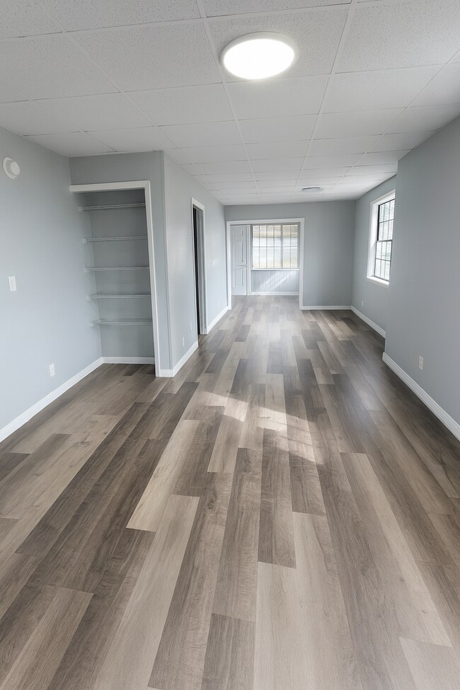 Building Photo - Cute 2BR/1BA Home w/Carport, Sun Room, Large Backyard, & Detached Utility Shed