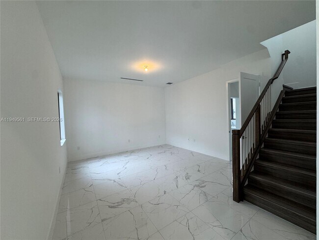 Photo - 19749 NE 16th Pl