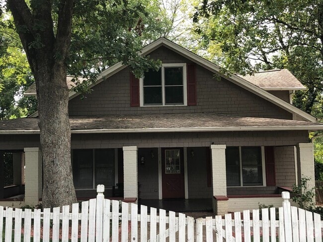 Building Photo - Coming Soon !  One Bedroom apartment in Ga...