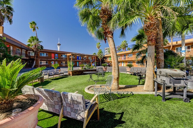 On The Boulevard Suites