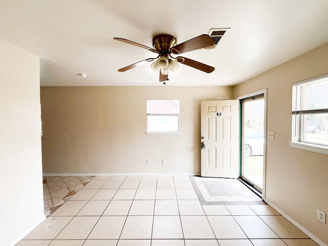 Photo - 211 W Bobwhite Ln Unit B2