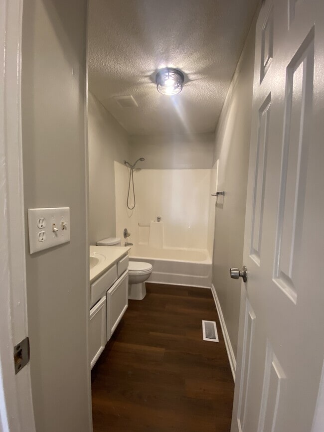 Photo - 145 Viking Dr