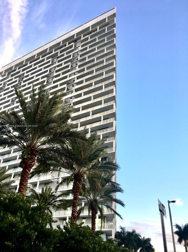 Photo - 2000 Metropica Wy Unit 2308