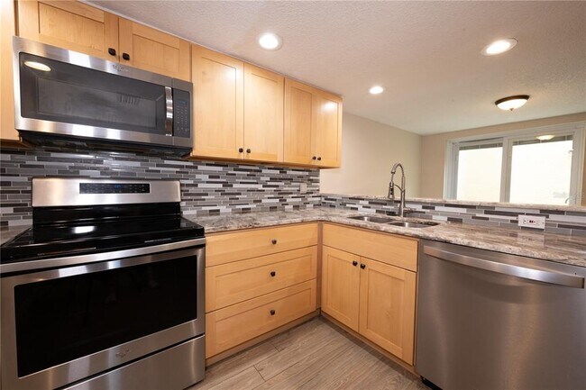 Photo - 201 Somerset Ln Unit 201