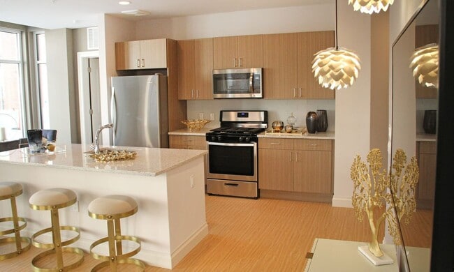 Building Photo - The Harper Apts. Unit 1633