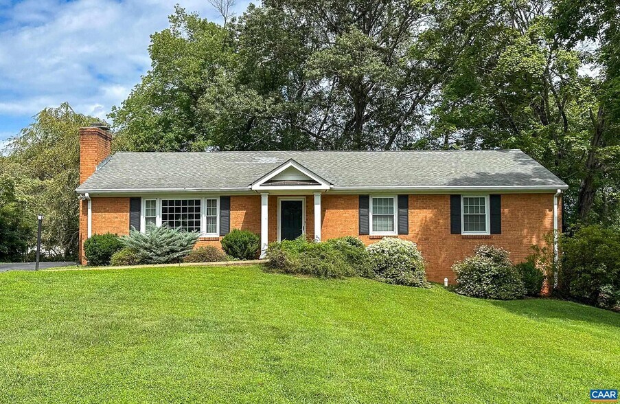 1313 Grove Rd