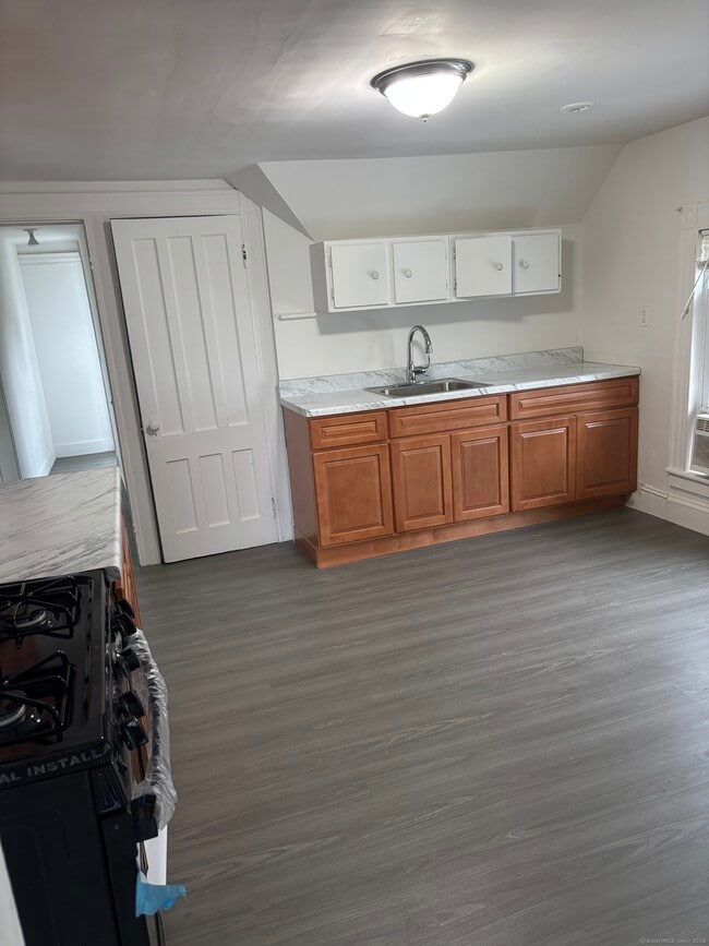 Photo - 1275 Howard Ave