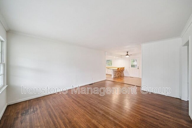 Photo - 219 E 45th Ct