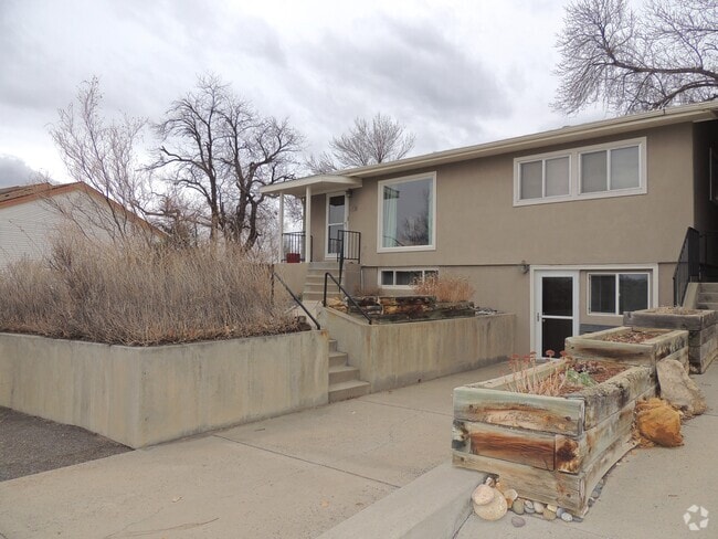 Building Photo - 408 Dressell Dr Rental