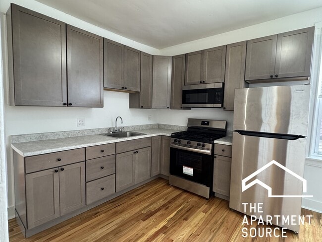 Photo - 3915 W Potomac Ave Unidad 1