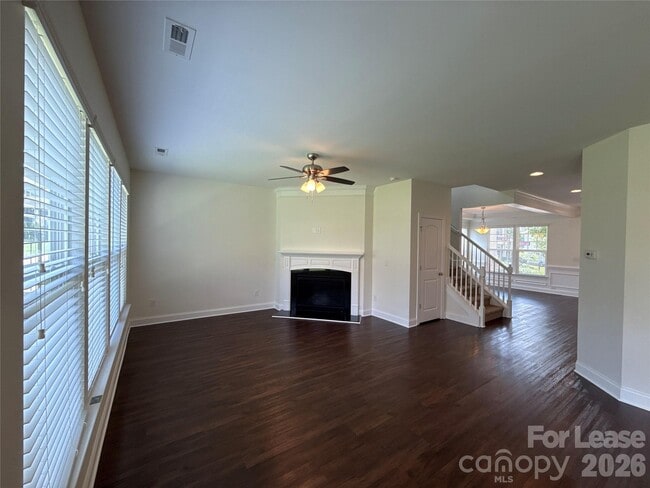 Photo - 1019 Dunhill Ln