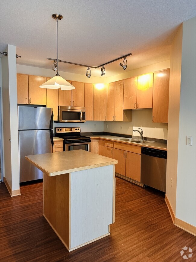 Building Photo - 2600 University Ave SE Rental