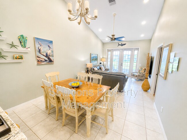 250 St Lucie Ln Unit 14