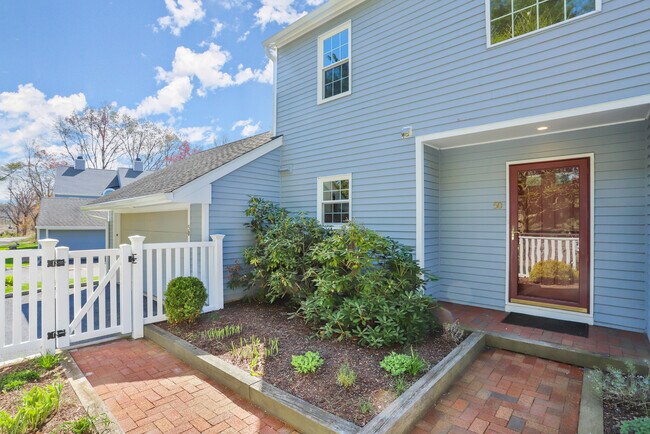 Photo - 50 Edgewater Commons Ln