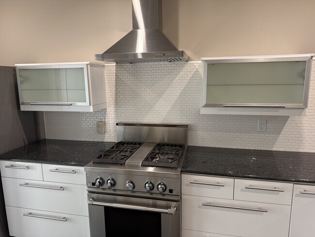 Photo - 515 G St