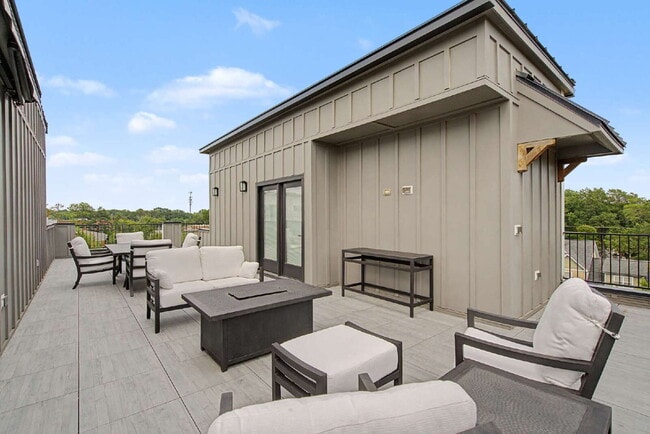 Building Photo - Townhome with Elevator at Park Station in Cary