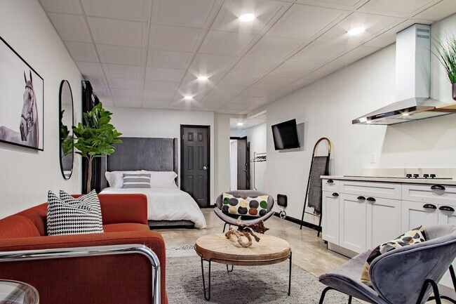 Photo - 1020 16th St NW Unidad ID1037710P