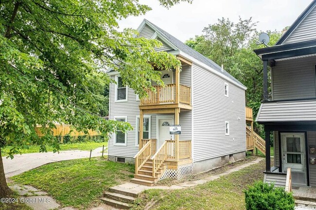 Building Photo - 622 Lansing St Rental