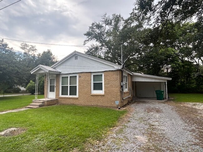 Building Photo - Moss Point 3 Bedroom Rental