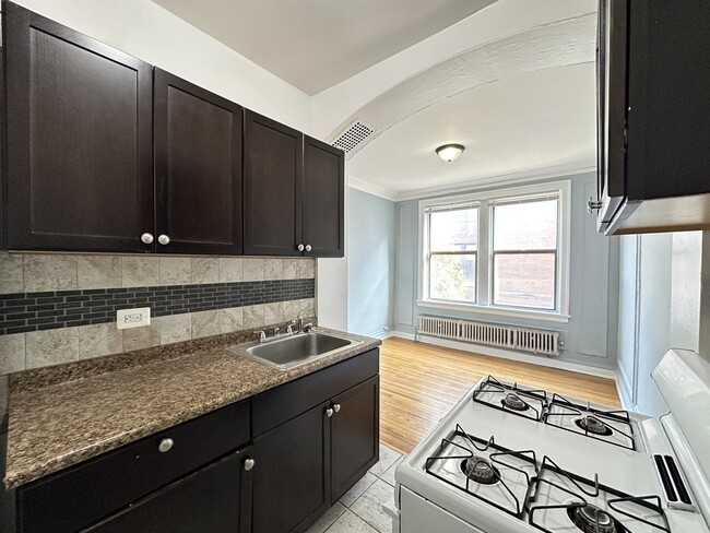 Photo - 1415 W Estes Ave Unit M02H