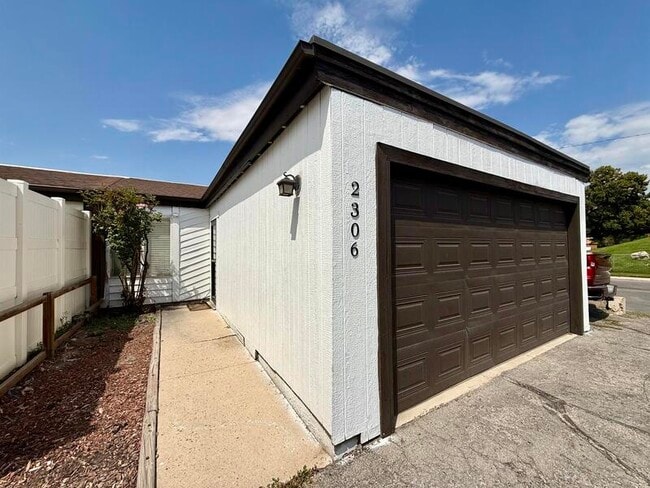 Building Photo - 2306 W 4195 S