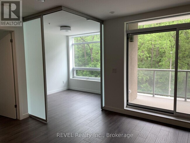 Photo - 455 Charlton Ave E Unit 301