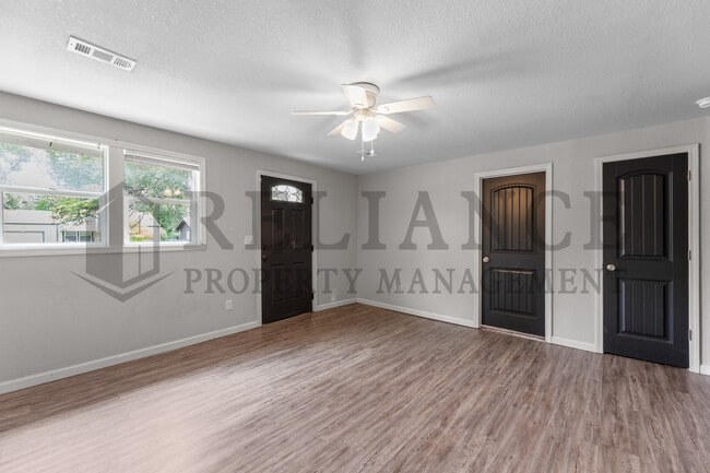 Photo - 1041 S Christine Ave