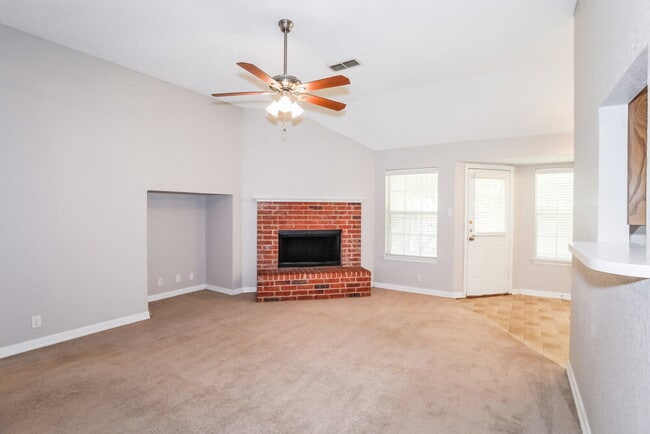 Photo - 309 Woodlawn St