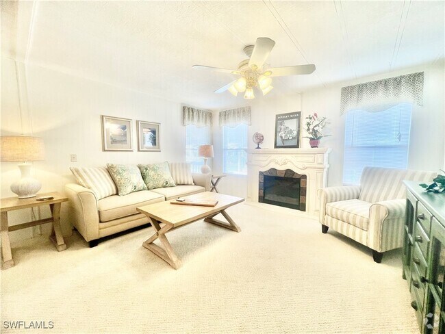 Building Photo - 817 Cape Haze Ln Rental