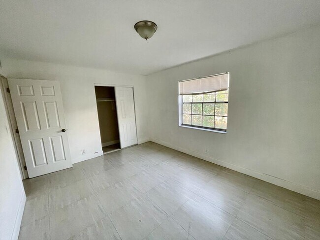 Photo - 607 NE 29th Dr Unit 38