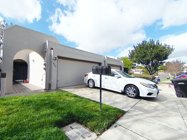 Building Photo - 6663 Reservoir Ln Unit 6663 Reservoir Lane