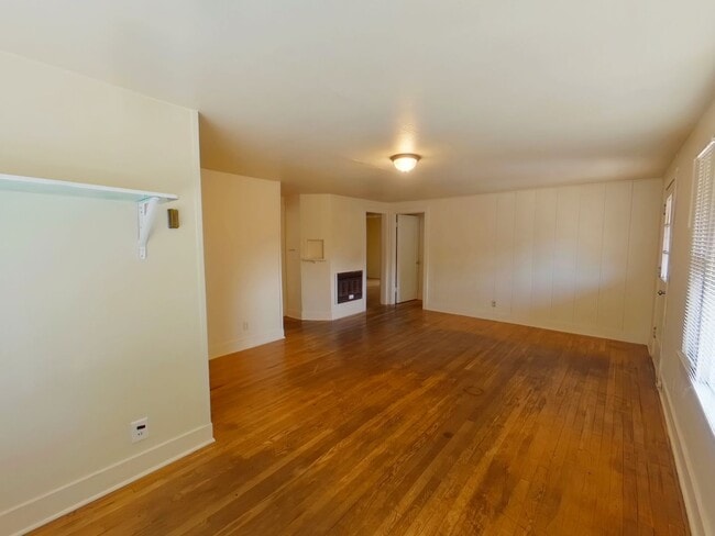 Photo - 423 E 18th Ave Unit B