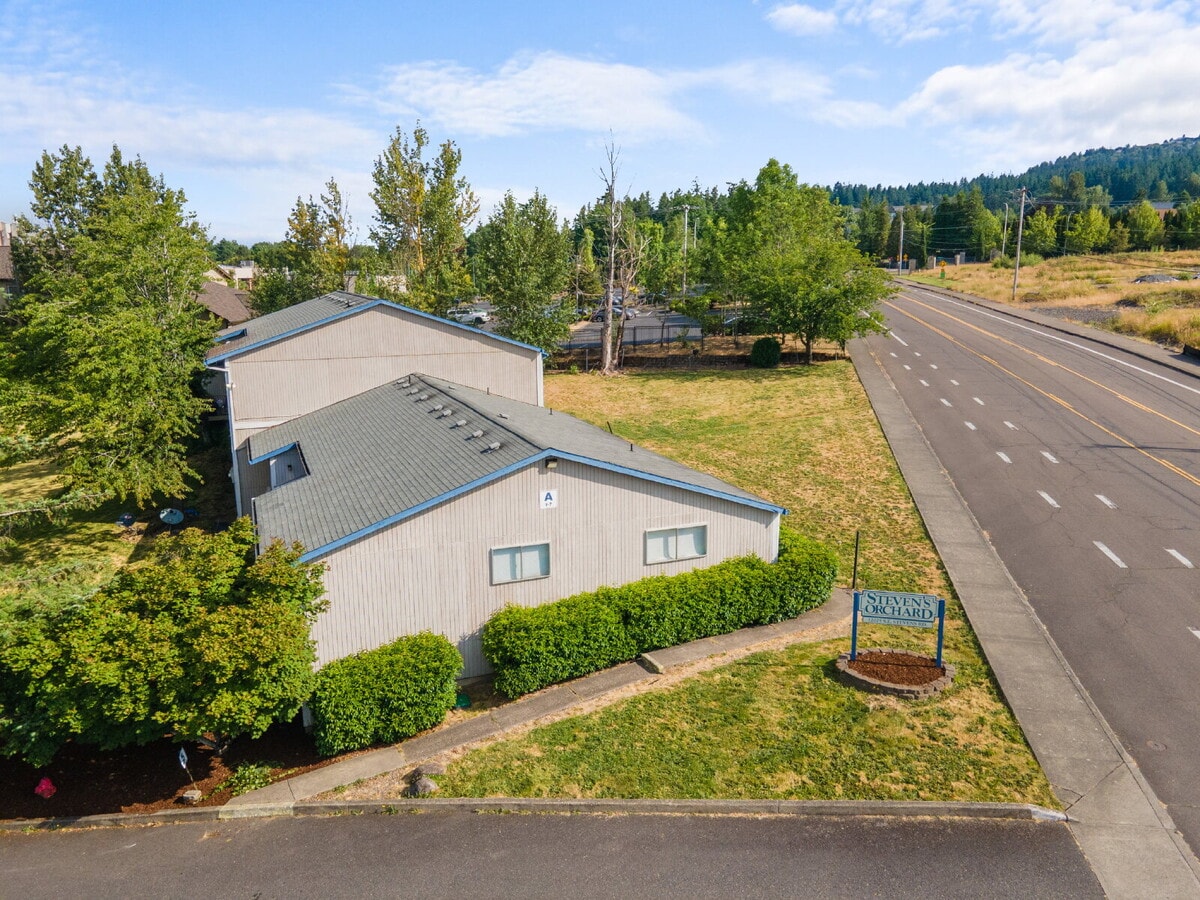 3-Bedroom, 1.5-Bath Apartment in Happy Valley - 3-Bedroom, 1.5-Bath Apartment in Happy Valley Unit 19