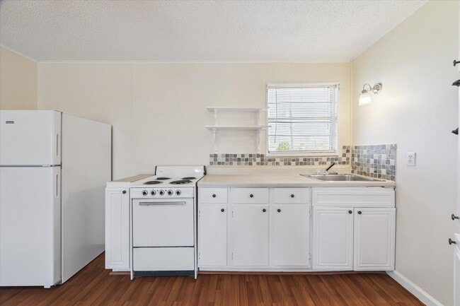 Photo - 4011 Vista Blvd