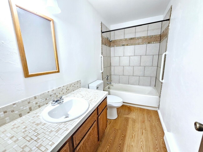 Photo - 3255 Mesa Ave