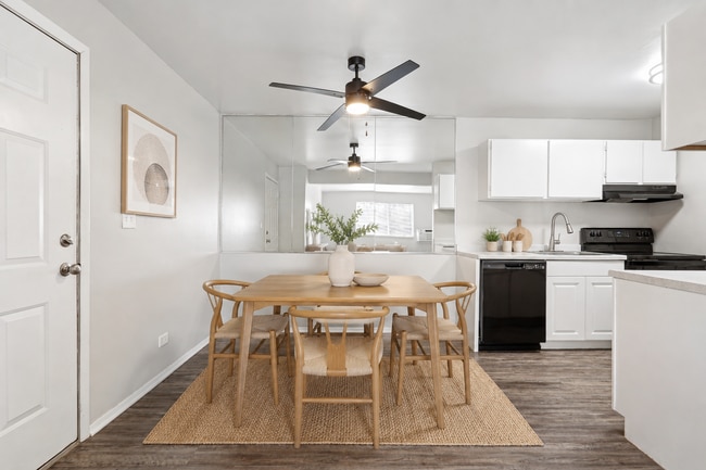 Photo - Park Trail Apartments