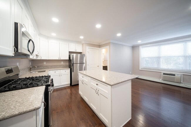 Photo - Hickory Manor